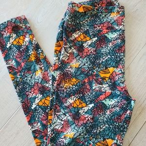 LulaRoe TC-Tall curvy leggings $6 each or Bundle 4